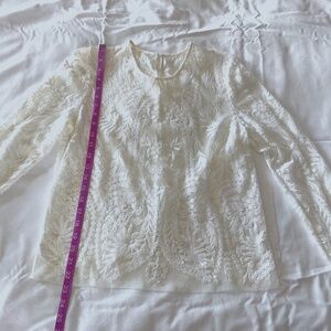 white lace long sleeves top